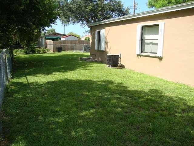 1st image of 1401 NE 175th St
