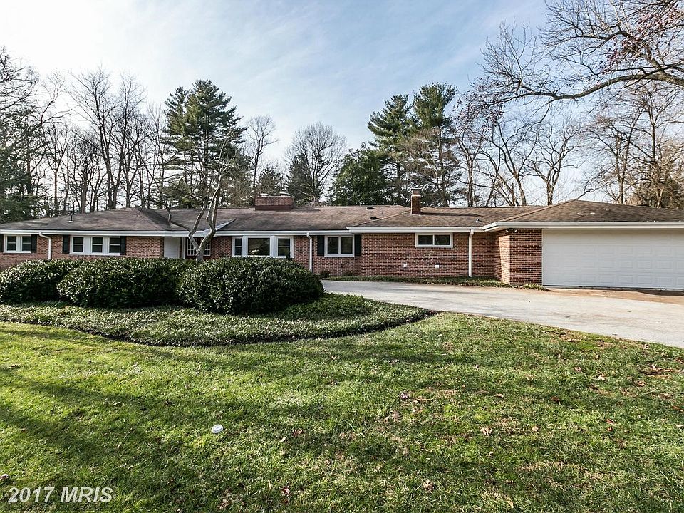 spectacular brick ranch - custom renovation