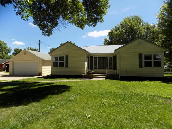 106 Funk Ave, Lakefield, MN 56150