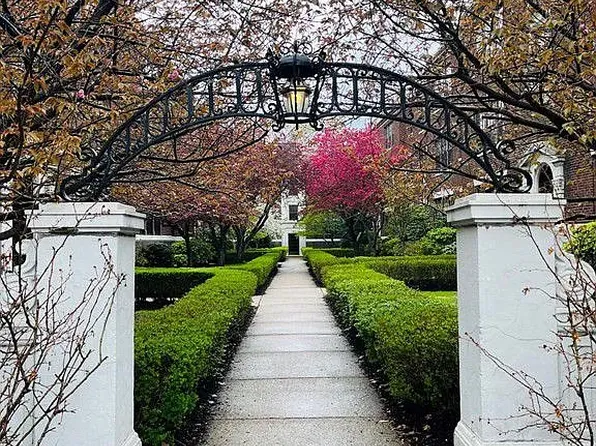 405 Washington St, Brookline, MA