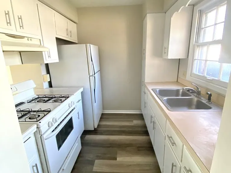 1649 Greencrest Ave — Photo 11
