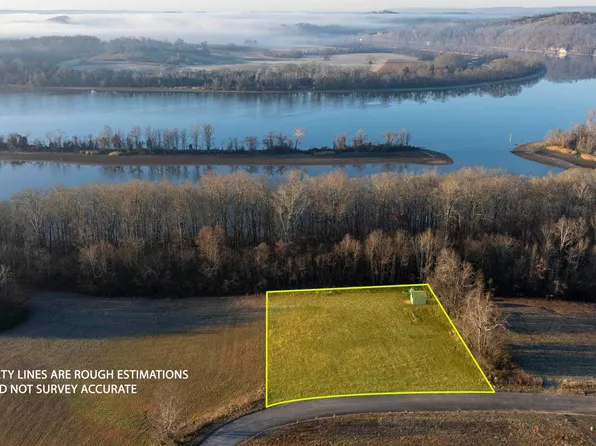 345 Overlook Dr, Dayton, TN 37321