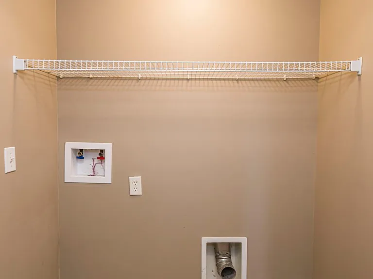Greenbrier Apartments — Photo 50