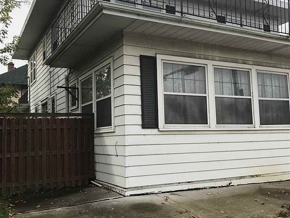 3rd image of 105 S Ashland Ave