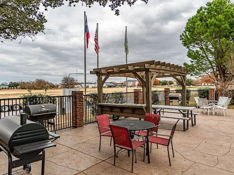 Bromley Granbury — Photo 13