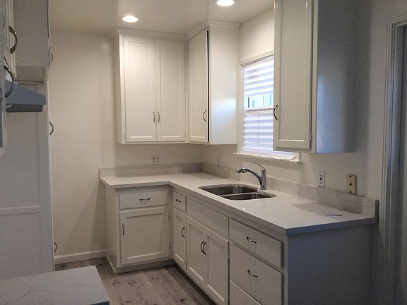 5th image of 9137 Nan St