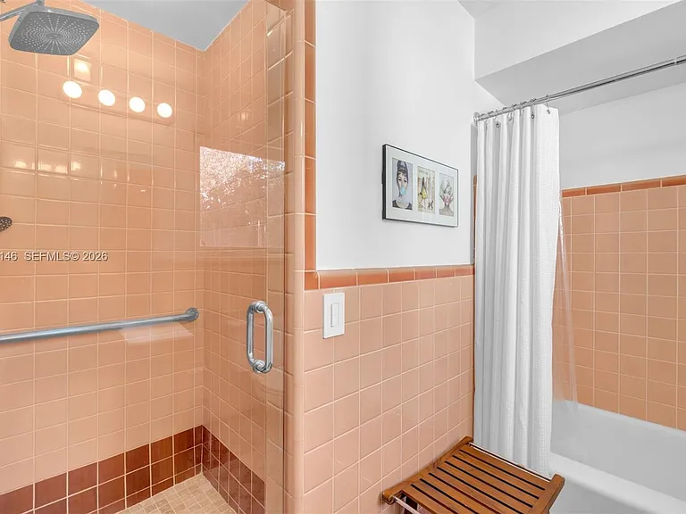 4340 Pine Tree Dr — Photo 18