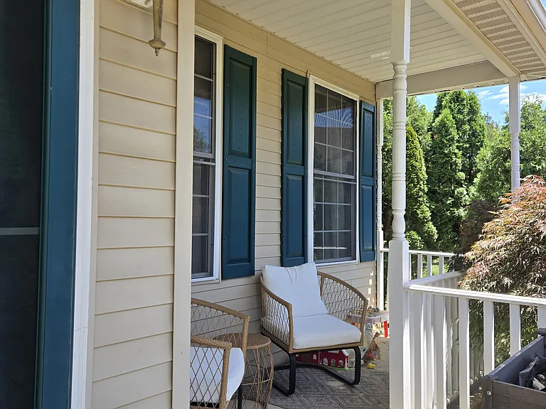 34 Margaret Dr — Photo 2