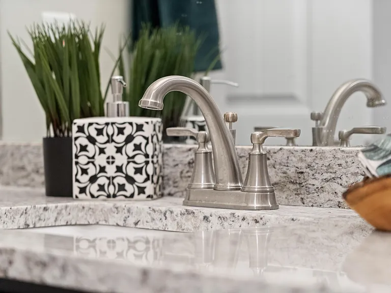 Granite counters in bathroom