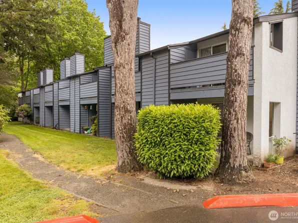 280 Newport Wy NW NW #B15, Issaquah, WA 98027