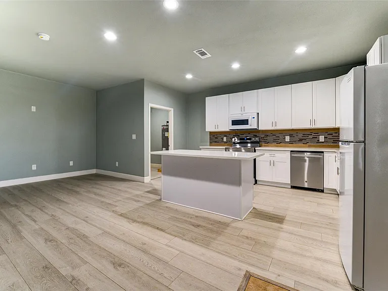 4323 Continental Dr — Photo 7