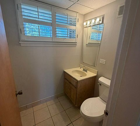 3rd image of 1031 Maple Rd