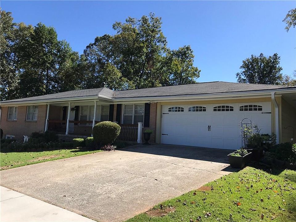 2nd image of 2053 Stone Mountain Lithonia Rd