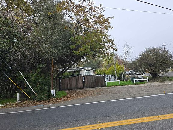 3rd image of 8077 Sunset Ave