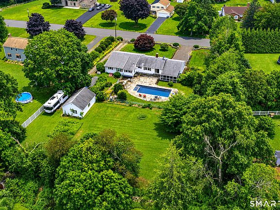 4th image of 52 Lauderdale Drive