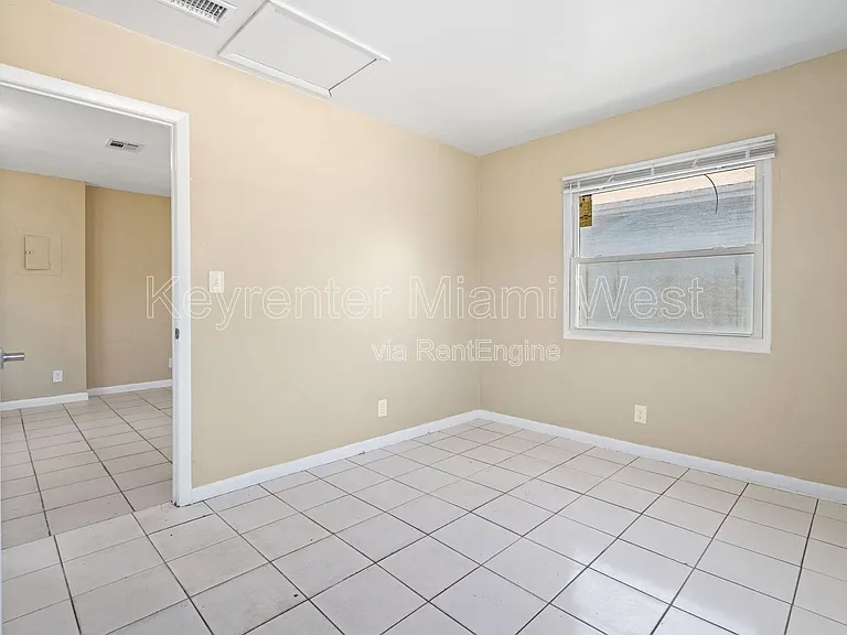 1022 NW 6th Ave #1 — Photo 14