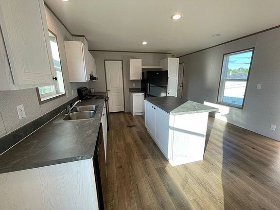 5th image of 503 E Main St #125