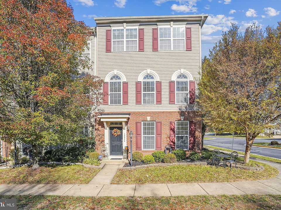 1st image of 15956 Greymill Manor Dr