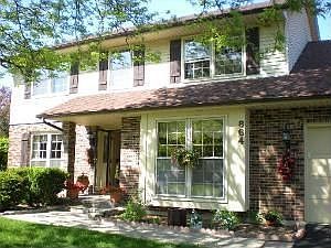1st image of 864 Huntleigh Dr