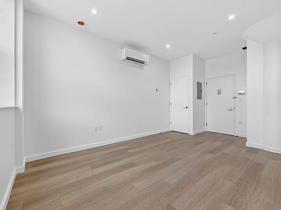 5th image of 225 E 134th St APT 3P
