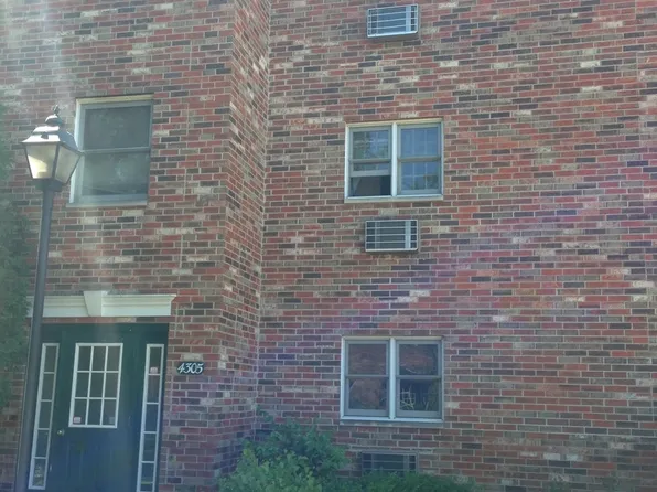 4305 W Shamrock Ln, McHenry, IL 60050