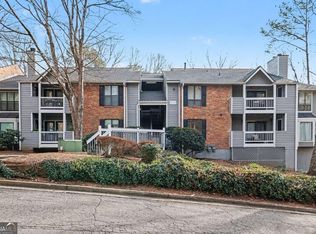 225 Warm Springs Cir, Roswell, GA