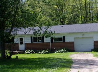 1806 W Us Highway 2, Gulliver, MI 49840