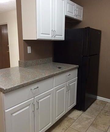3rd image of 1050 N Farnsworth Ave #31