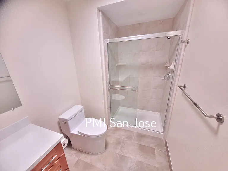 1260 Crescent Ter — Photo 14