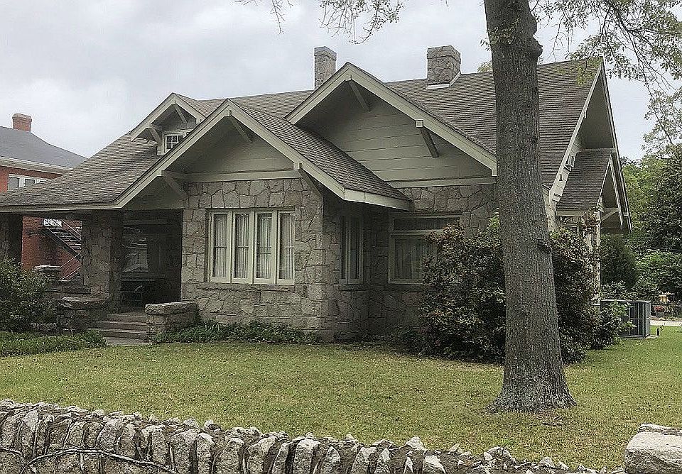 1st image of 418 Roanoke Ave