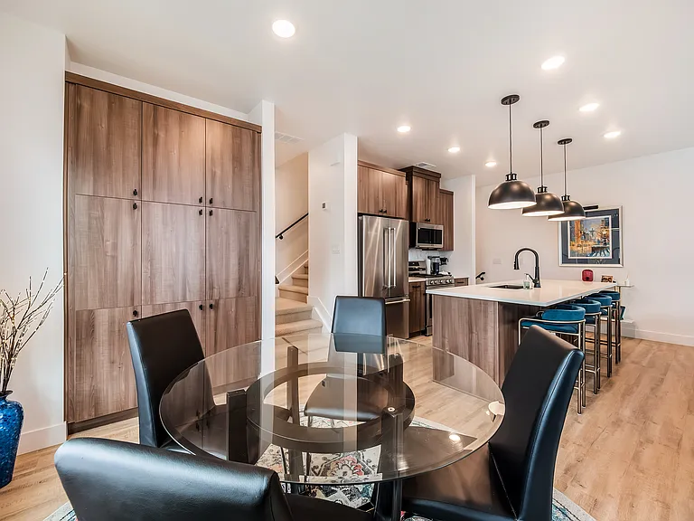 2042 S Holly St #1 — Photo 6
