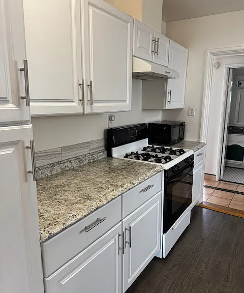 2111 Plant Ave — Photo 4