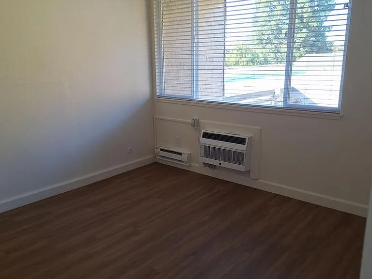 Terrace Apartments — Photo 19