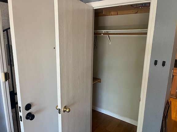 4th image of 654 Arcadia Dr