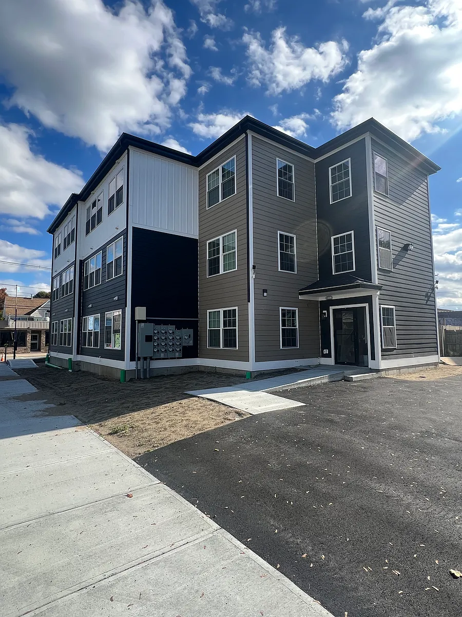 Building Photo - 134 Gallup St #301