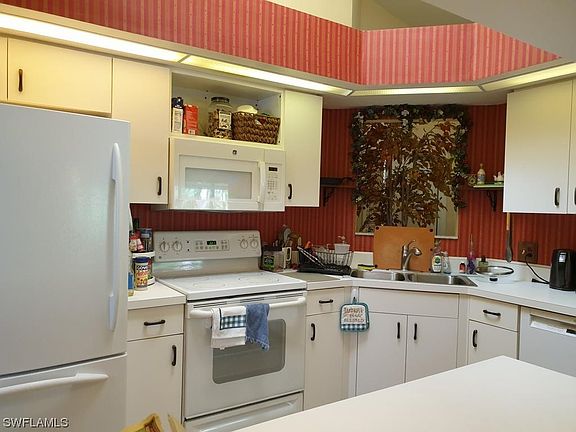 4th image of 25540 Fairway Dunes Ct