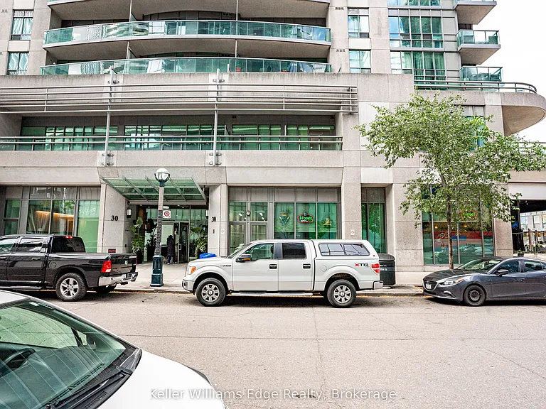 30 Grand Trunk Cres W #2001 — Photo 42