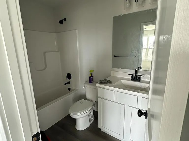 49 Dow St — Photo 11