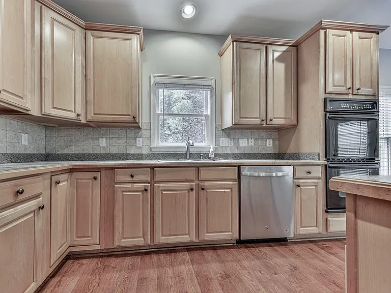 408 Sixes Dr — Photo 8