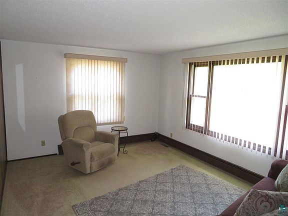 2nd image of 1825 Kenwood Dr