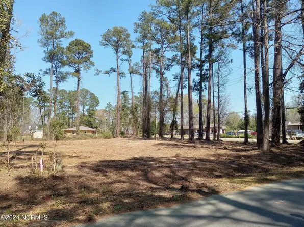 525 Vineland Street, Whiteville, NC 28472