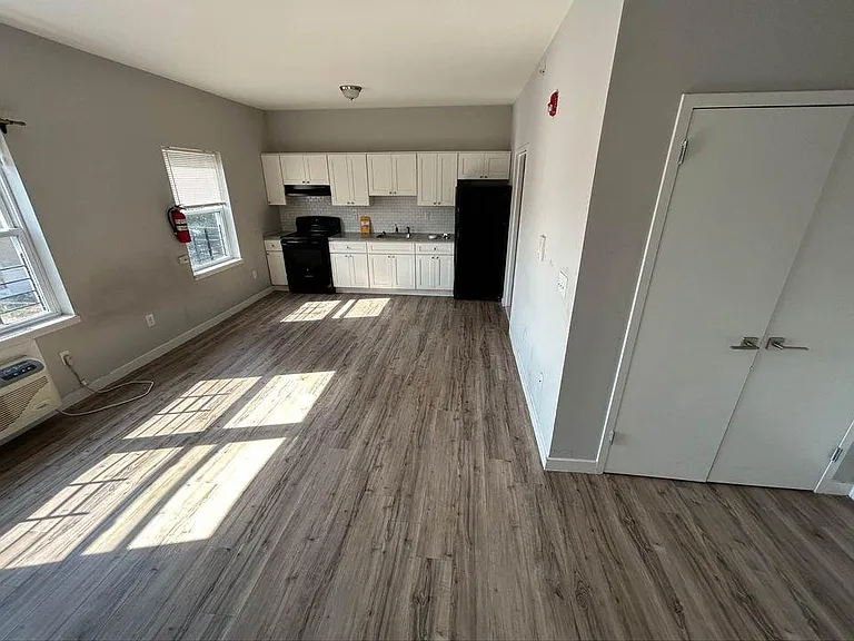 146 Hamilton Ave #401 — Photo 2