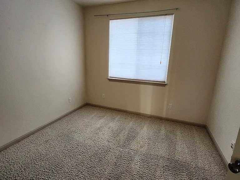 2745 Scottsdale Rd — Photo 14