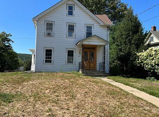 60 Main St, Highland, NY 12528