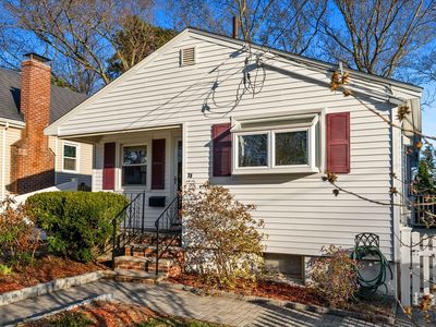 38 Crosstown Ave, West Roxbury, MA, 02132