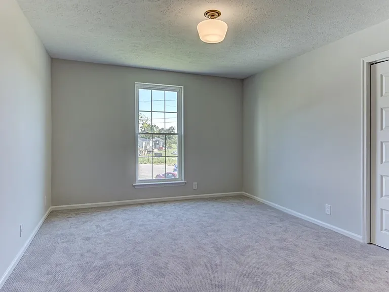 2326 Brittany Dr — Photo 6