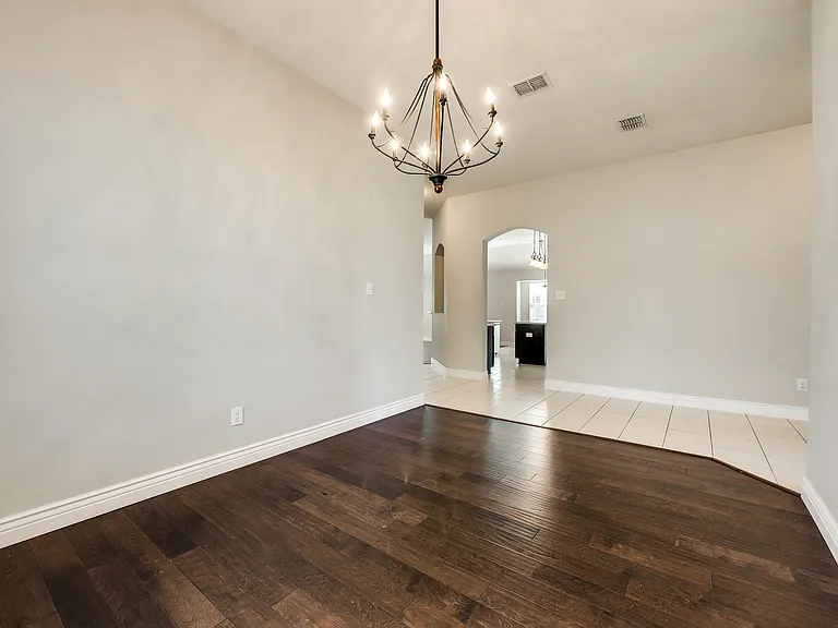10413 Trevino Ln — Photo 8