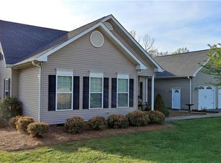 2720 Red Brush Rd, Mount Airy, NC 27030