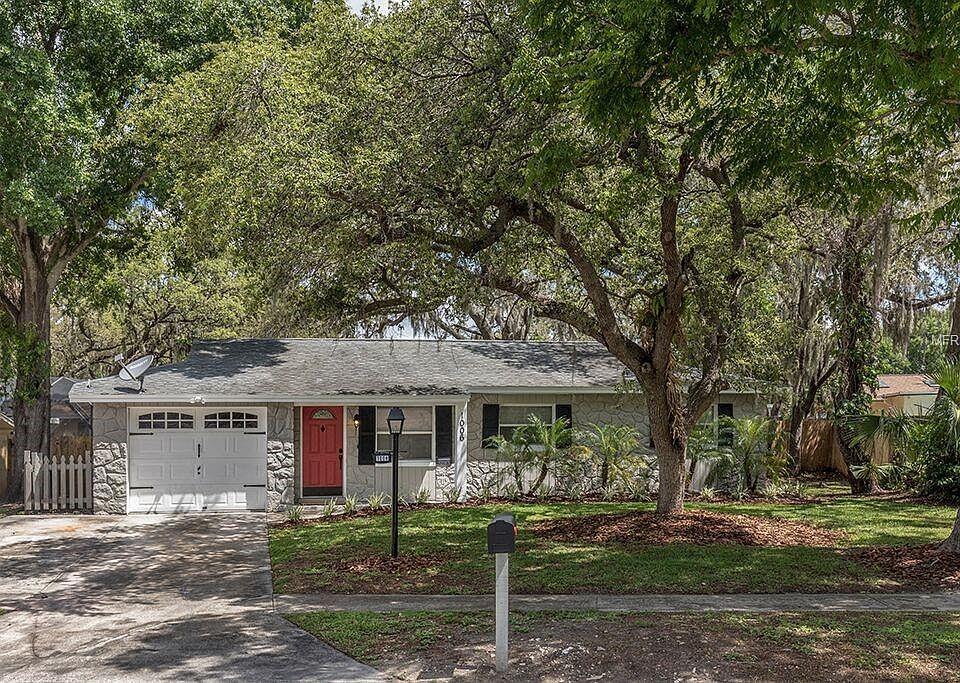 1st image of 1006 Pinegrove Dr