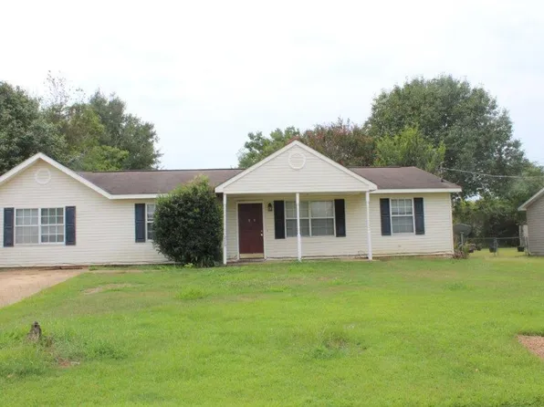 215 Begonia Dr, Dothan, AL 36301